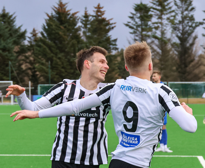 Theodór Elmar Bjarnason fagnar markametshafa Bestu deildarinnar.