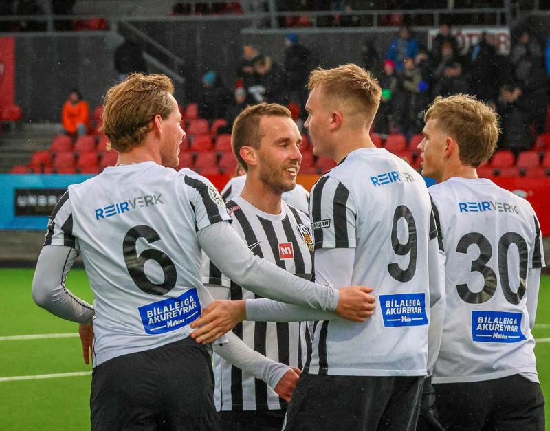 KR lék tvo heimaleiki á Þróttarvelli á síðasta tímabili.