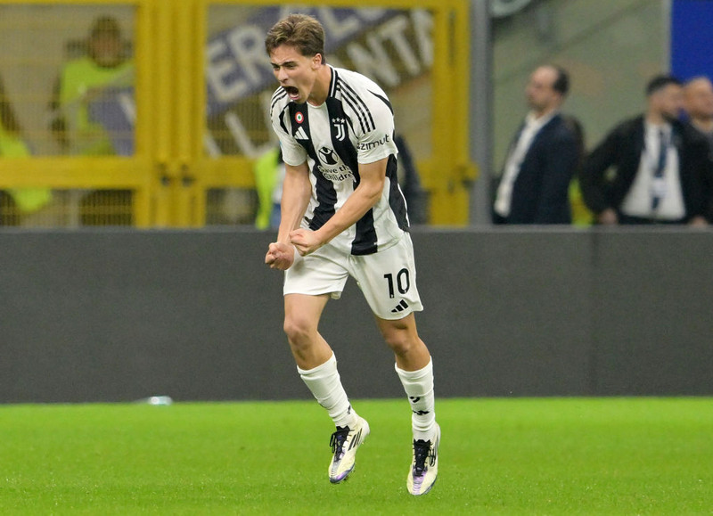 Kenan Yildiz kom inn af bekknum og bjargaði stigi fyrir Juventus