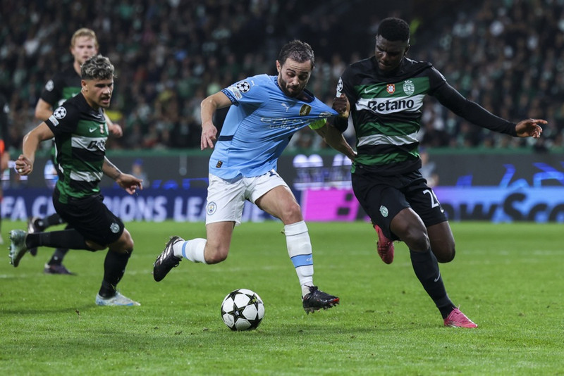 Bernardo Silva í baráttunni í kvöld