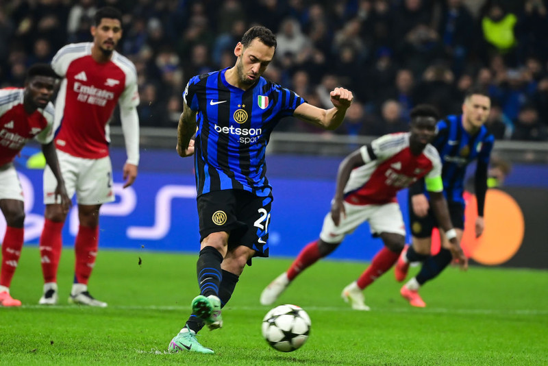 Meistaradeildin: Fyrsta tap Arsenal kom í Mílanó - Barcelona heldur áfram að raða inn mörkum