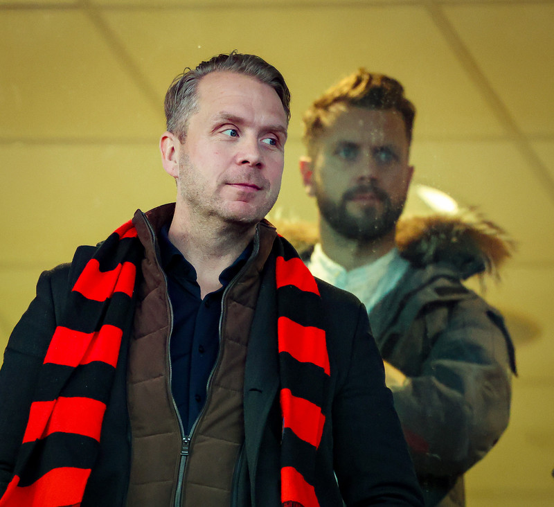 Heimir Gunnlaugsson og Kári Árnason í bakgrunn.