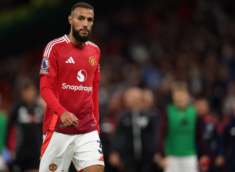<b>Varnarmaður: Noussair Mazraoui (Manchester United)</b> - Dalot var í vandræðum, Mazraoui var þá færður í hans bakvörð og lokaði á hættuna.