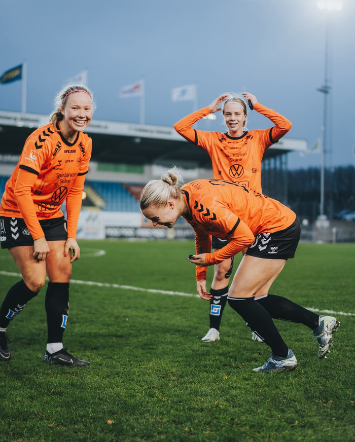 Katla Tryggvadóttir hér fyrir miðju