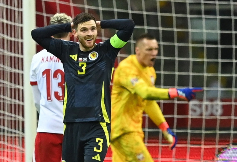 Andy Robertson er fyrirliði skoska landsliðsins.
