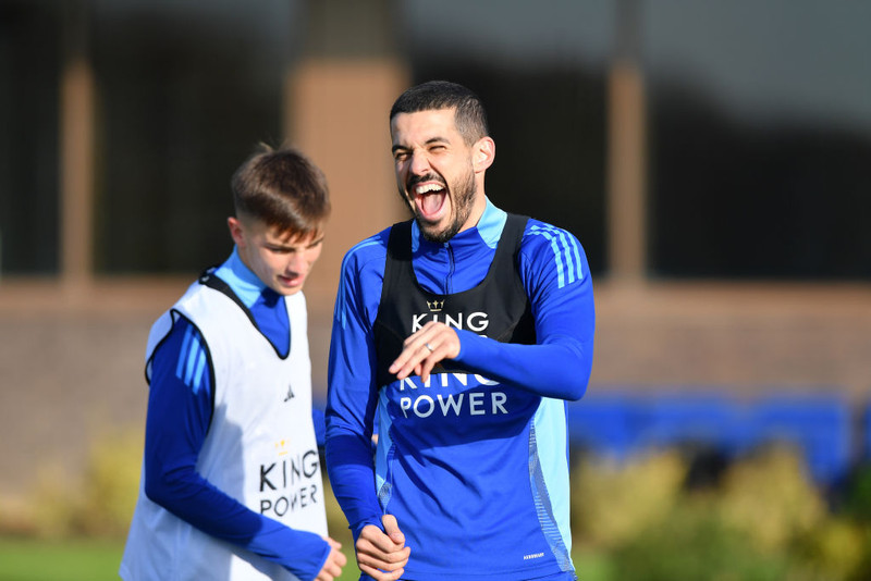 Conor Coady byrjar sinn fyrsta deildarleik með Leicester