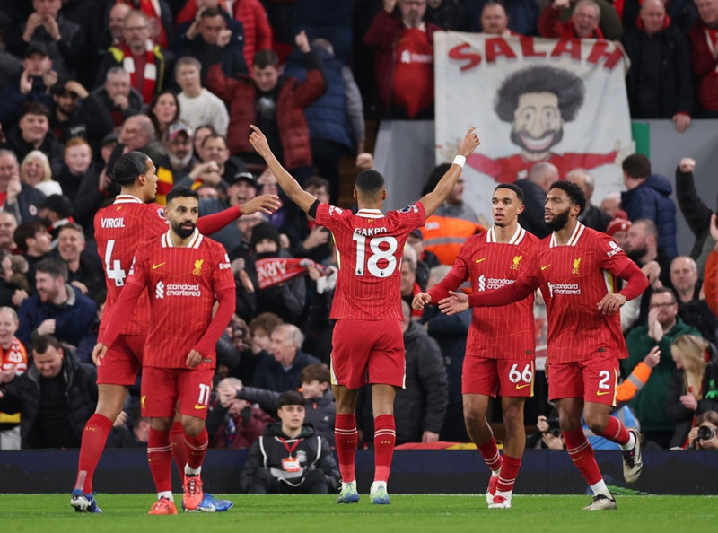Hálfleikur: Liverpool með mikla yfirburði