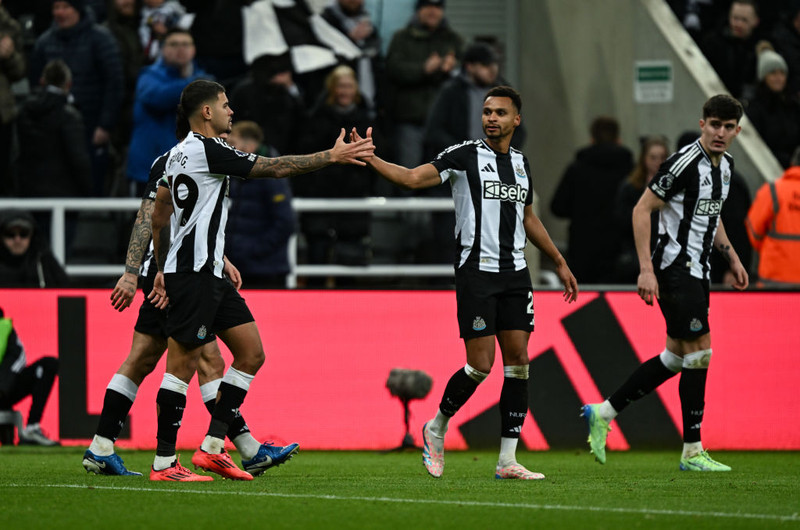 Newcastle skoraði fjögur