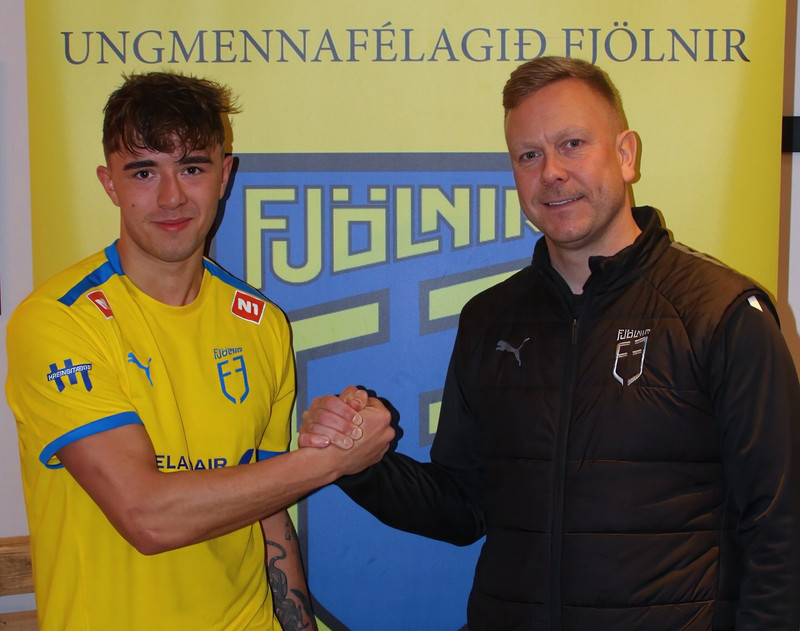 Axel Freyr hér til vinstri.