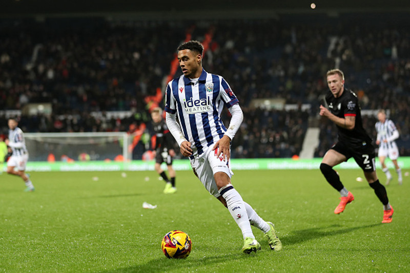 Dobbin tók þátt í 17 leikjum með West Brom á fyrri hluta tímabils.