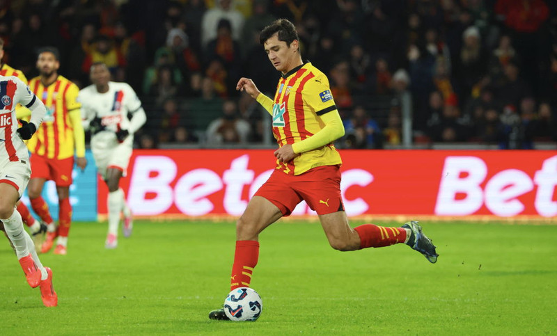 Khusanov ekki i hópnum hjá Lens - Kynntur hjá Man City á næstu dögum