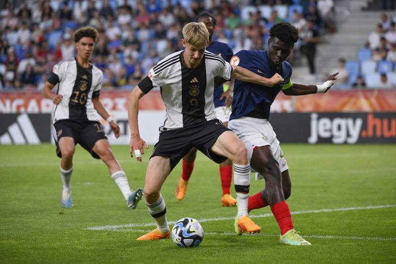 Southampton kaupir fyrirliða franska U19 landsliðsins (Staðfest)