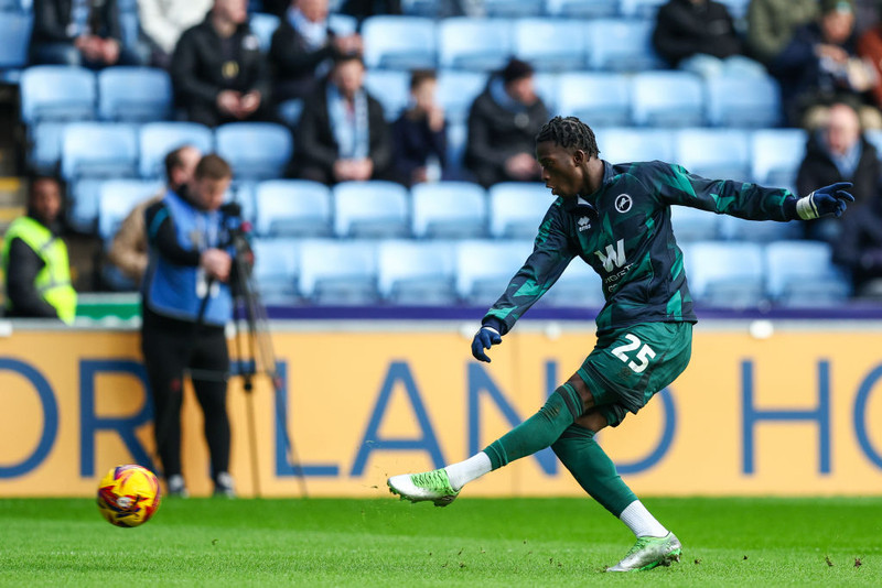 Romain Esse efnilegur leikmaður Millwall
