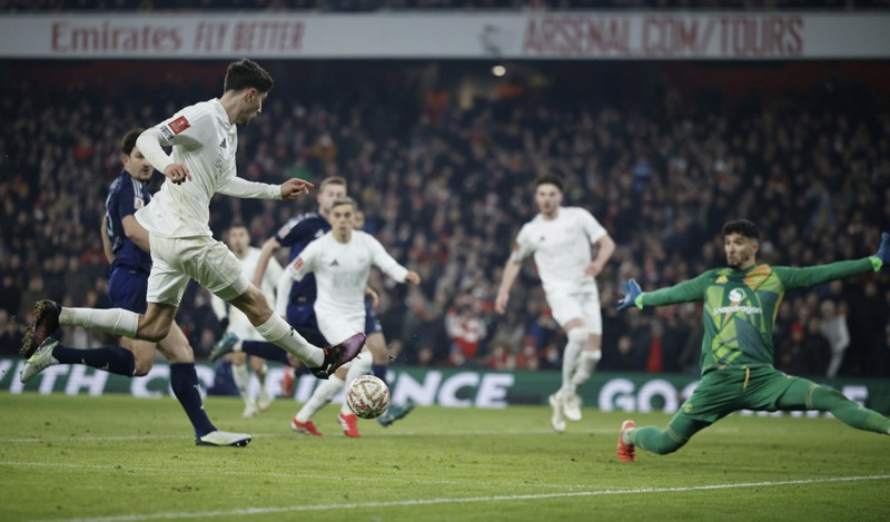 Enski bikarinn: Bayindir hetja Man Utd í vítaspyrnukeppni