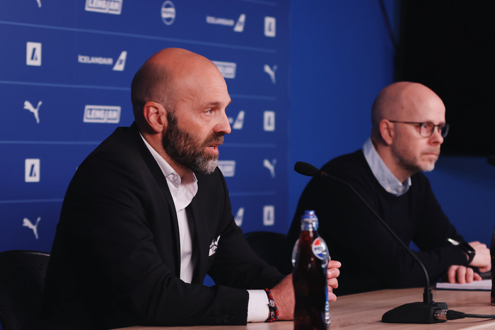 Arnar tekst nú á við nýtt starf.