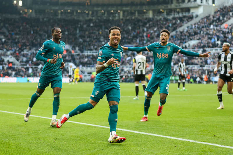 Fetar Justin Kluivert í fótspor föður síns og spilar fyrir Newcastle?