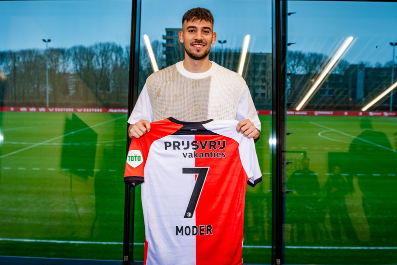 Jakub Moder frá Brighton til Feyenoord (Staðfest)