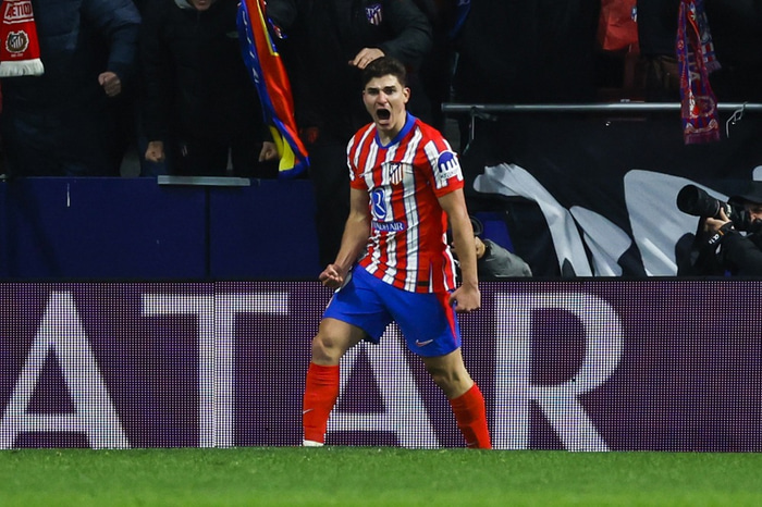 Julian Alvarez nýtti bæði vítin sín