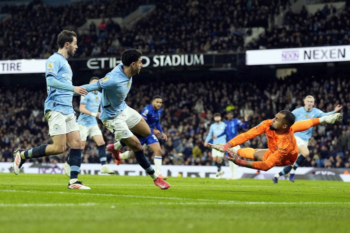 Sanchez í leiknum í kvöld