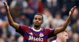Isak ekki til sölu og Liverpool sagt beina sjónum...