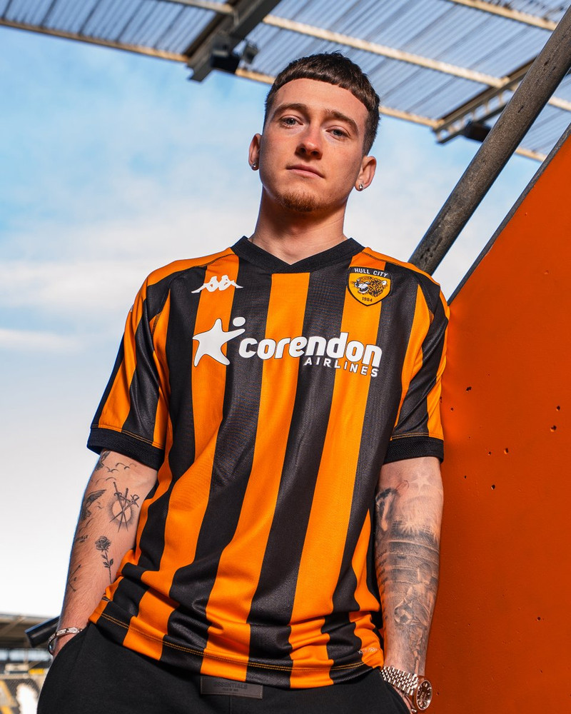 Villa lánar Louie Barry til Hull (Staðfest)