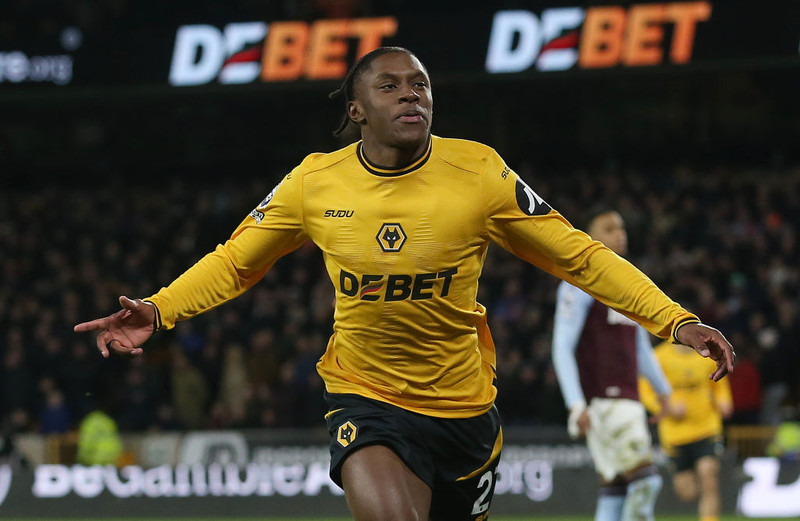 <b>Miðjumaður: Jean-Ricner Bellegarde (Wolves)</b> - Skoraði í 2-0 sigri gegn Aston Villa en það var kraftur hans á miðsvæðinu sem heillaði mest.