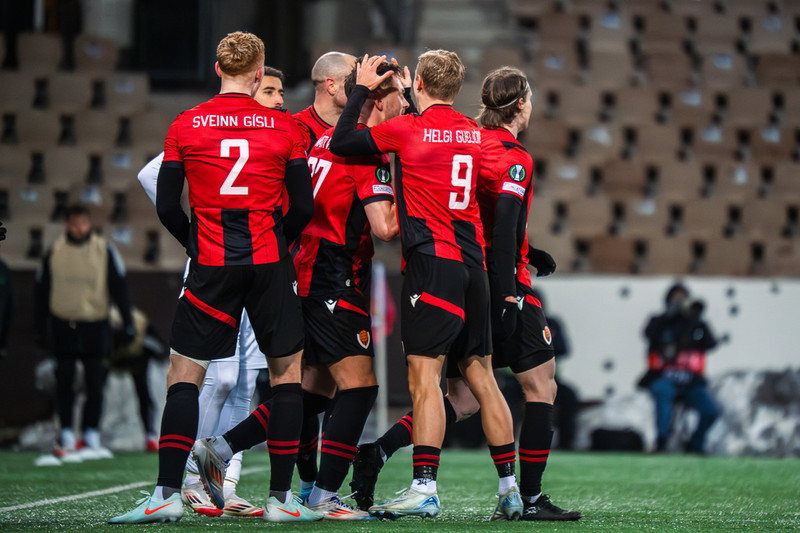 Víkingur ætlar sér langt í öllum keppnum í ár.