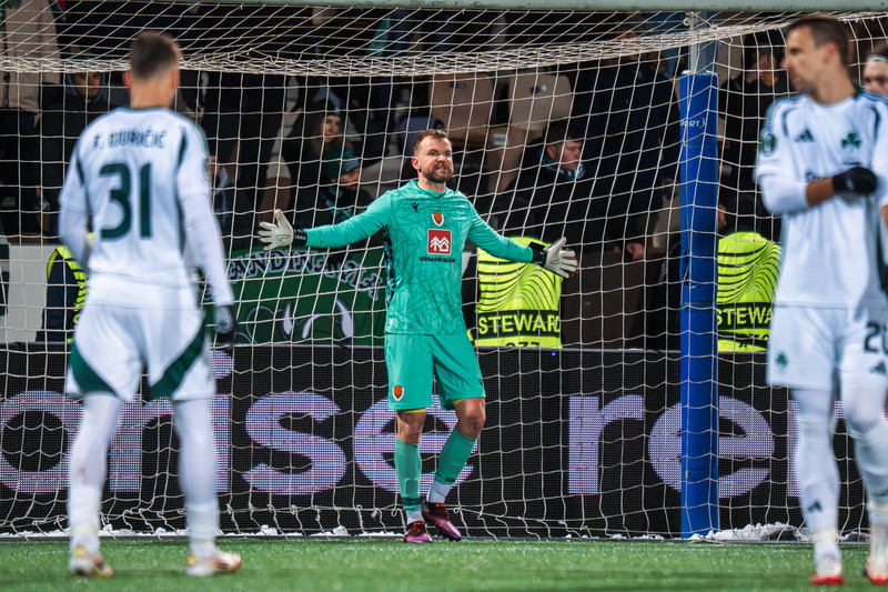 Víkingur tekur 2-1 forystu með sér í veganesti.
