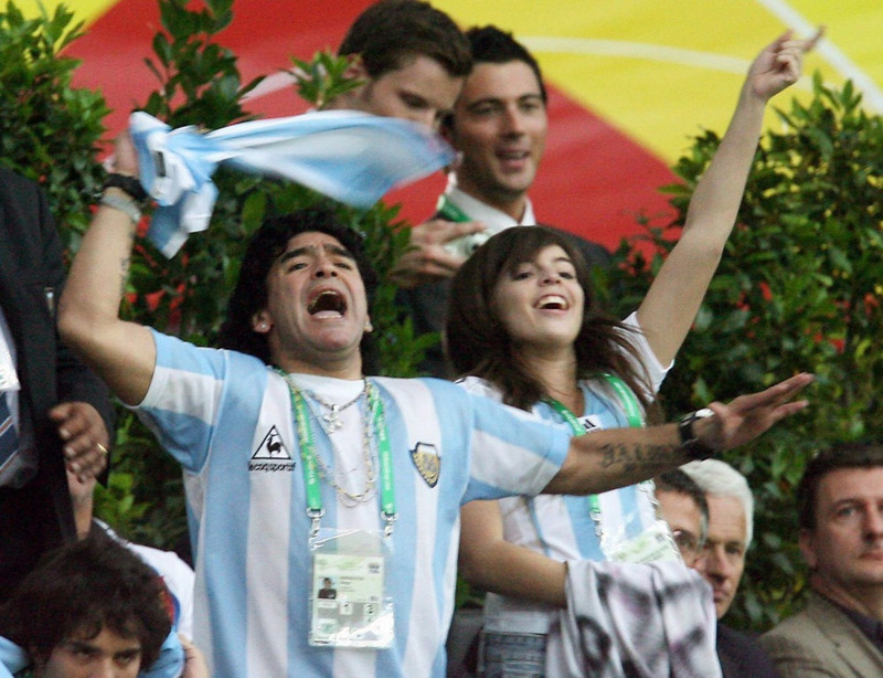 Diego Maradona og dóttir hans.