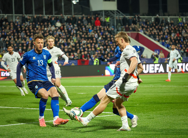 Myndaveisla frá tapinu gegn Kósovó á fimmtudaginn