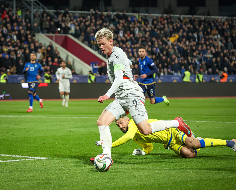 Myndaveisla frá tapinu gegn Kósovó á fimmtudaginn