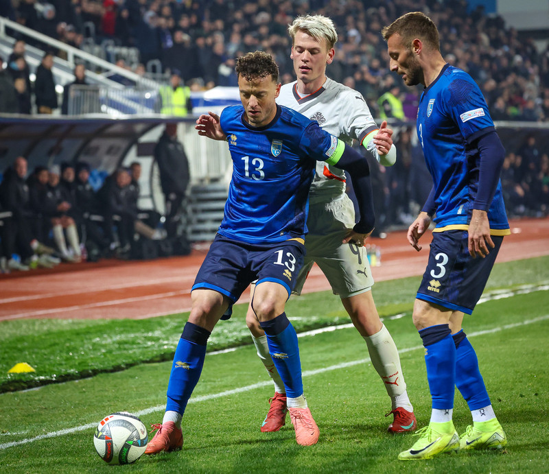Myndaveisla frá tapinu gegn Kósovó á fimmtudaginn
