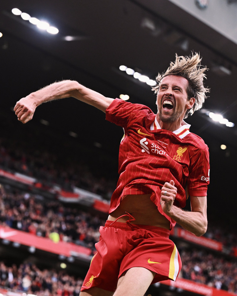 Peter Crouch skoraði bæði mörk Liverpool