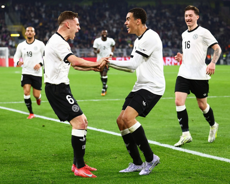 Joshua Kimmich og Jamal Musiala.