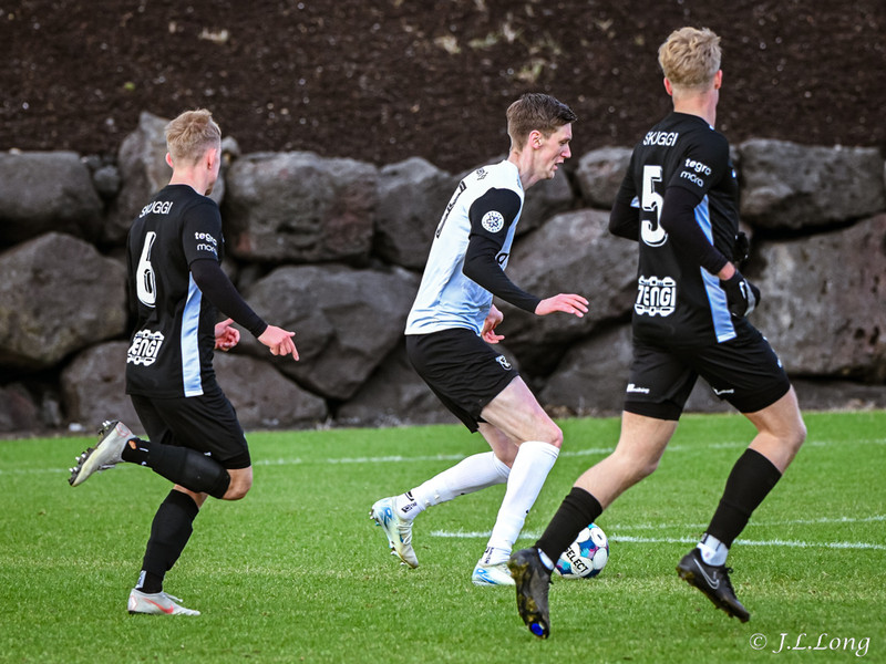 Myndaveisla: FH vann Breiðablik á hybrid grasinu