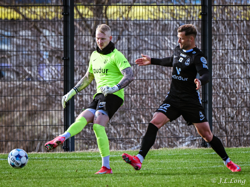 Myndaveisla: FH vann Breiðablik á hybrid grasinu