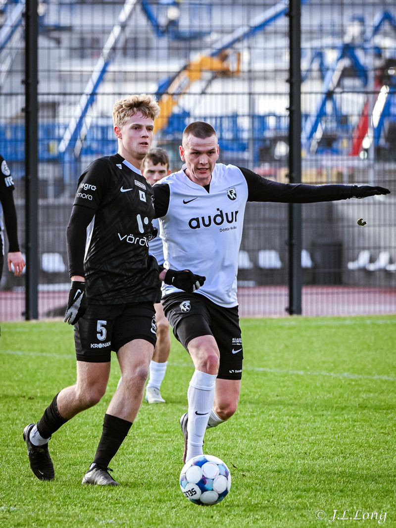 Myndaveisla: FH vann Breiðablik á hybrid grasinu