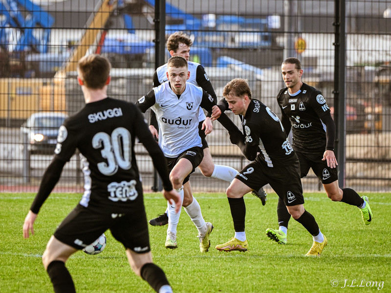 Myndaveisla: FH vann Breiðablik á hybrid grasinu