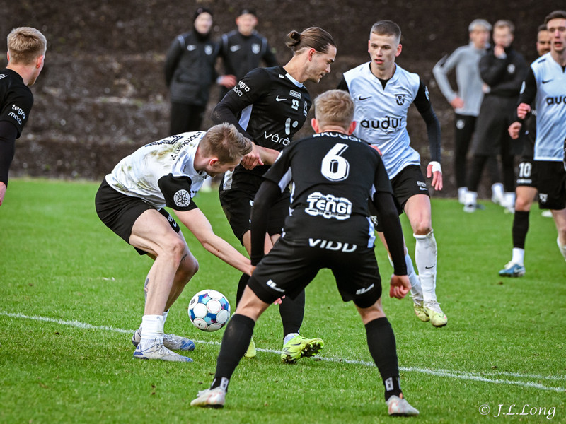 Myndaveisla: FH vann Breiðablik á hybrid grasinu