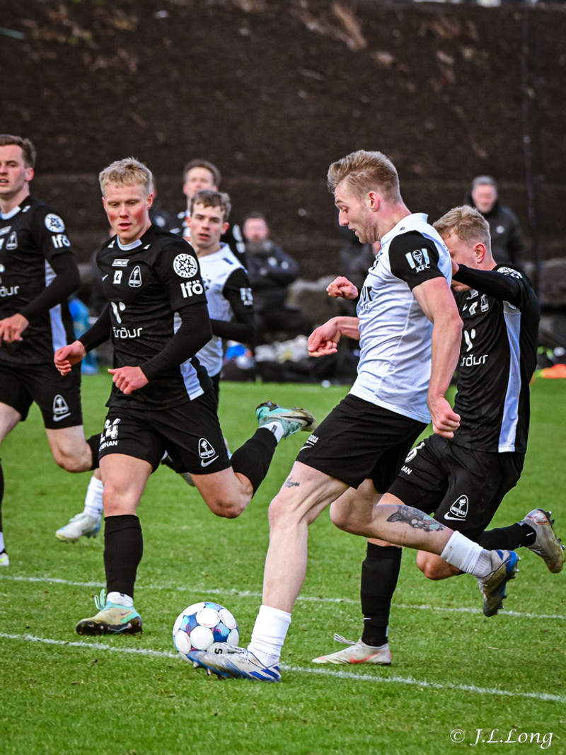 Myndaveisla: FH vann Breiðablik á hybrid grasinu