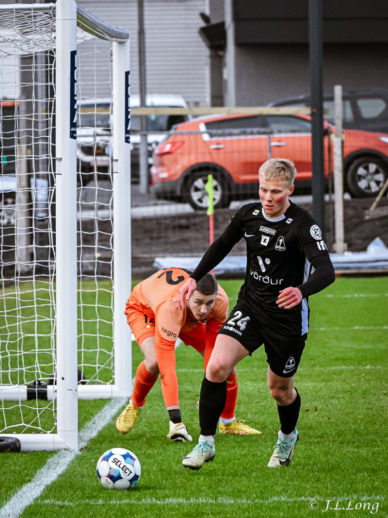 Myndaveisla: FH vann Breiðablik á hybrid grasinu