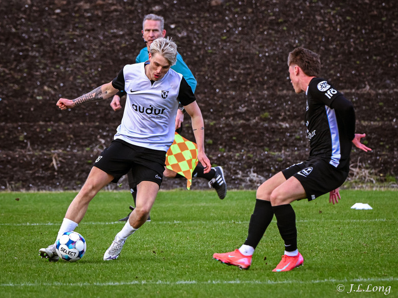 Myndaveisla: FH vann Breiðablik á hybrid grasinu