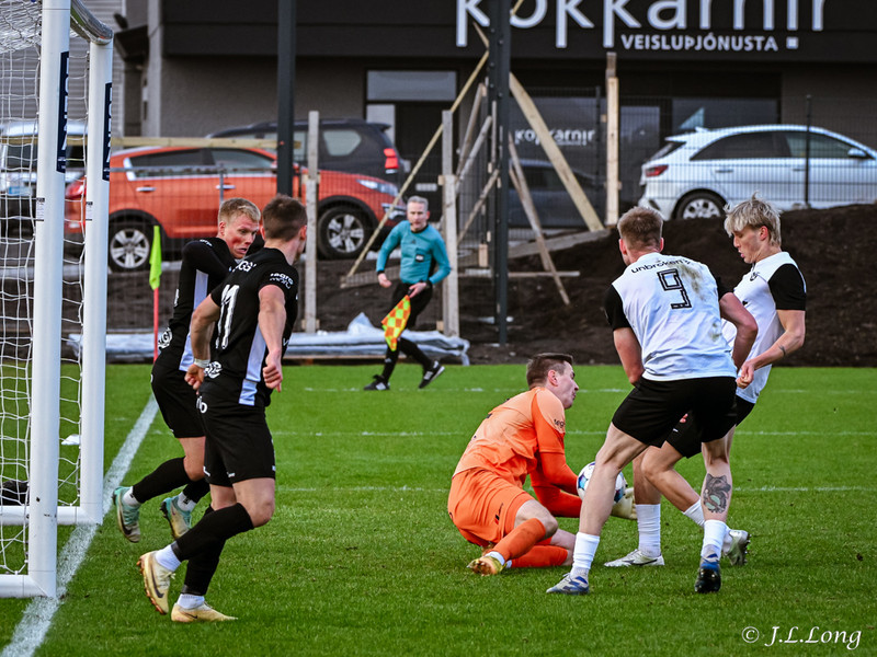 Myndaveisla: FH vann Breiðablik á hybrid grasinu