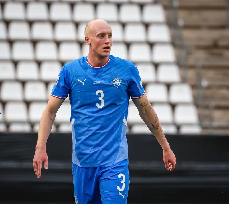 Samningslaus eftir að hafa fallið með Dusseldorf.