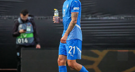 Arnór Ingvi íhugar sína stöðu