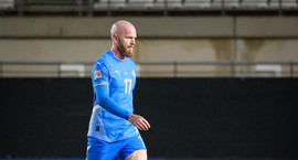 Aron Einar fer með til Bandaríkjanna - Færist nær...