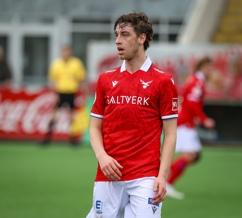 Hearts hefur gert tilboð í Tómas Bent