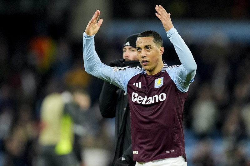 Youri Tielemans er frábær varnar- og sóknarlega.