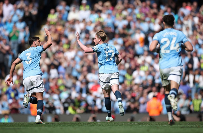 <b>Miðjumaður: Kevin De Bruyne (Manchester City)</b> - Sýndi í 5-2 sigrinum gegn Palace að töfrarnir eru enn til staðar. Mark og stoðsending. Verður sárt saknað þegar hann yfirgefur enska boltann.