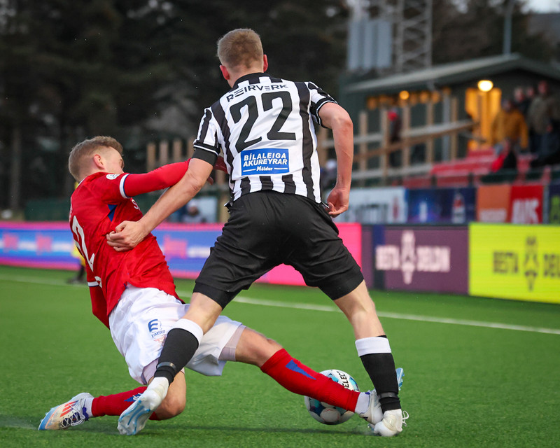 Myndir: Tækling Tryggva Hrafns sem gerði KR-inga bálreiða